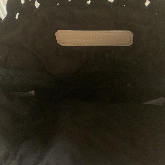 🌺 FREE with any full price purchase. Danielle Nicole Macrame Bag Black - Picture 6 of 9